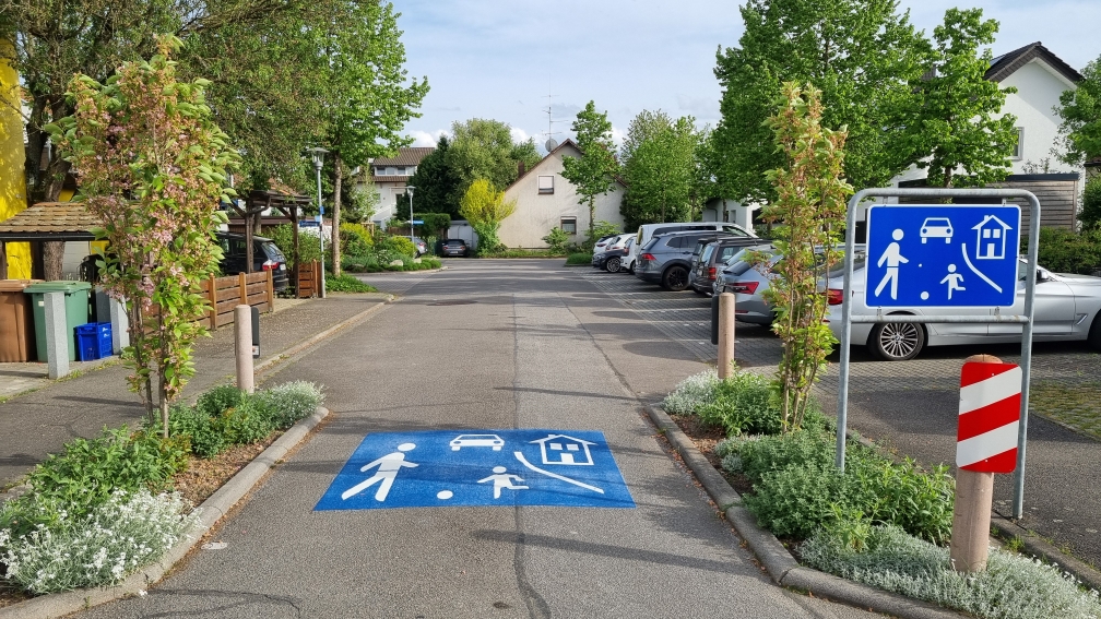 PH stellt den Antrag die verkehrliche Situation in der Spielstraße Kiefernweg auf die nächste Verkehrstagefahrt zu nehmen.